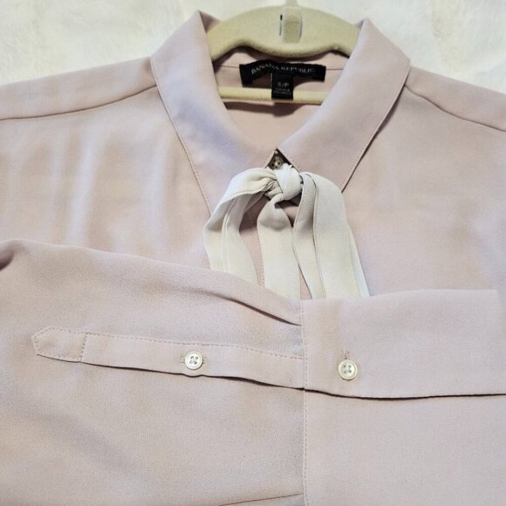 BANANA REPUBLIC Blouse/ top in Soft Pink S with necktie ribbon - Picture 3 of 6